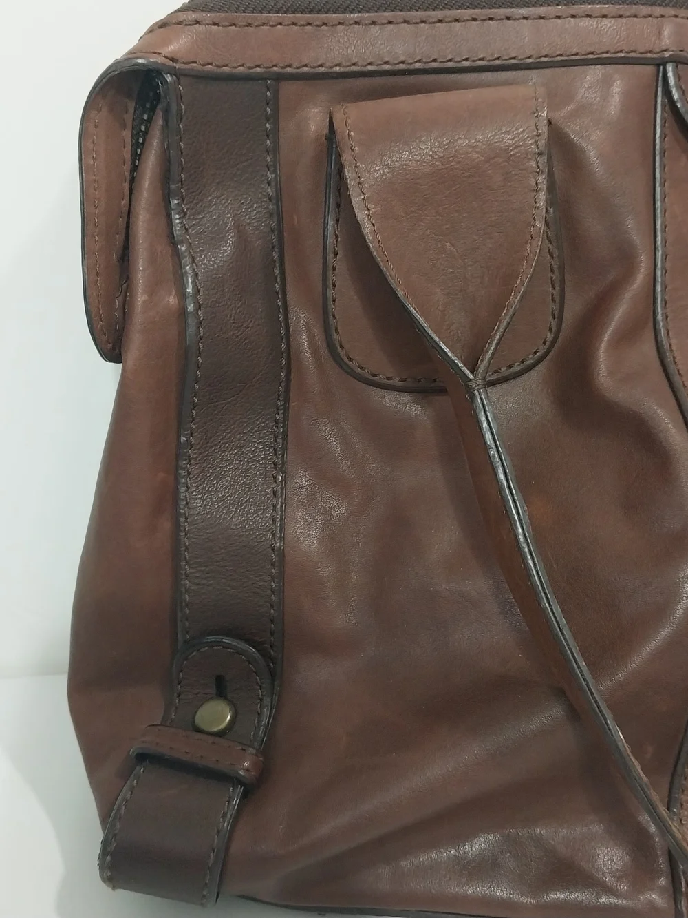Fossil Brown Leather Unisex Satchel With Key Charm